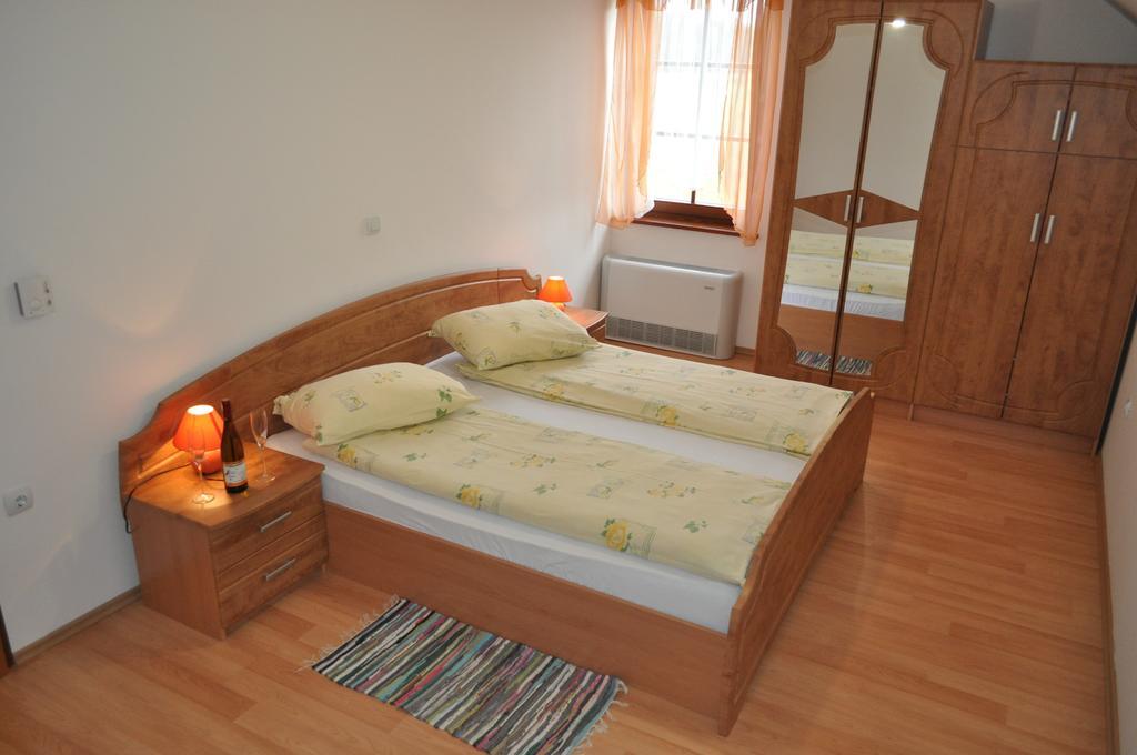 Apartments - Turisticna Kmetija Vrbnjak Ljutomer Δωμάτιο φωτογραφία